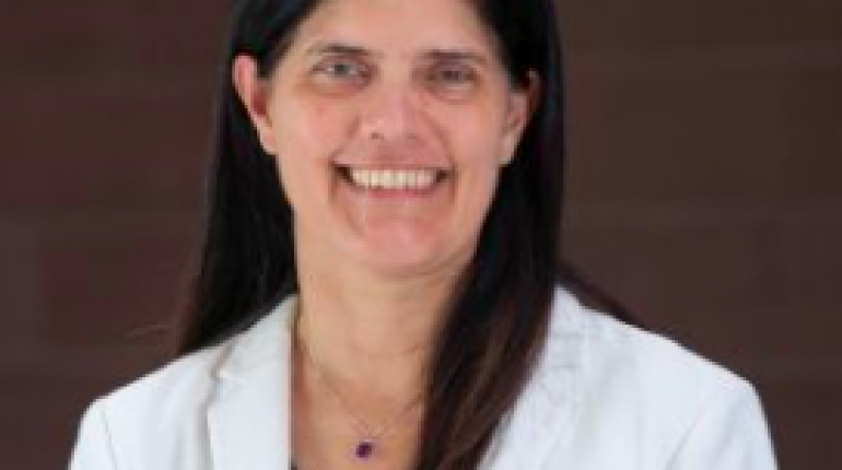 Marta Lozada decana de ciencias en Emiratos Árabes